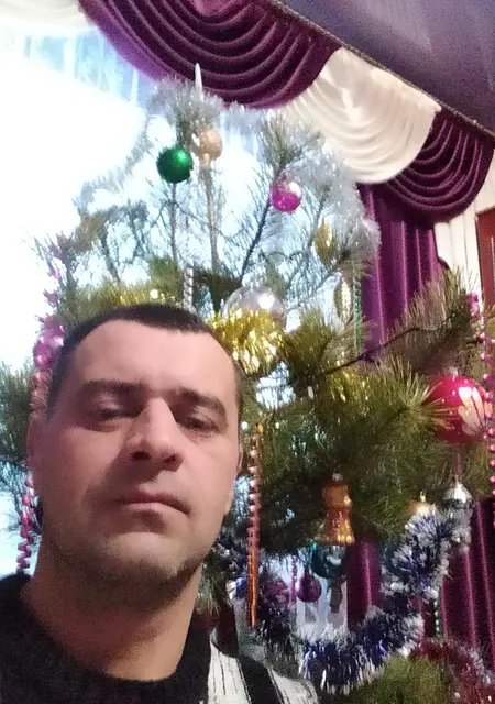 Я Саша, 49, знакомлюсь без обязательств в Ромни