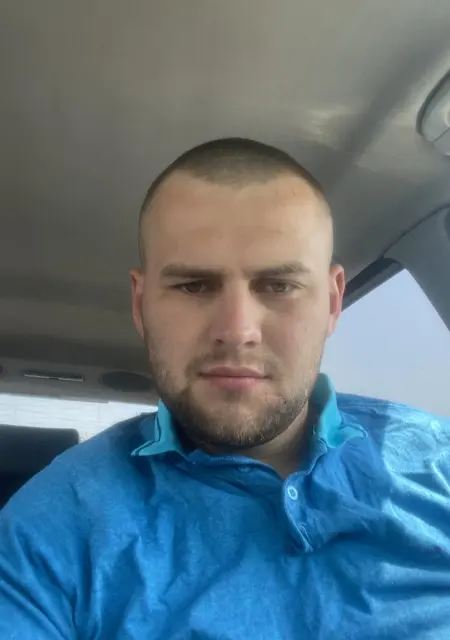 Влад из Бердичева, ищу на сайте приятное времяпровождение