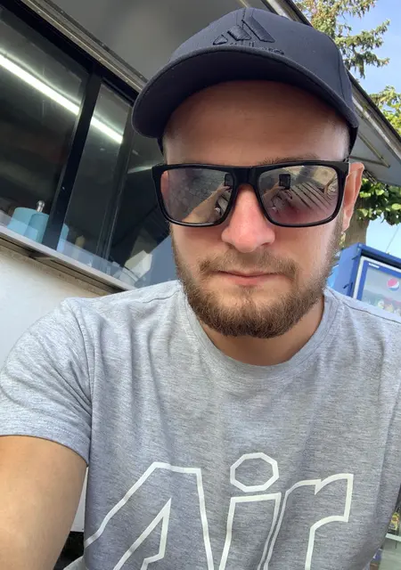 Олександр из Нежина, ищу на сайте знакомства на одну ночь