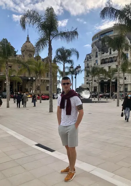 Я Олег, 33 років, знайомлюсь без зобов'язань у Львові