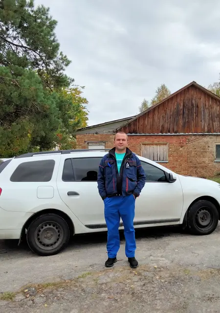 Я Дима, 35 років, знайомлюсь без зобов'язань у Вараше