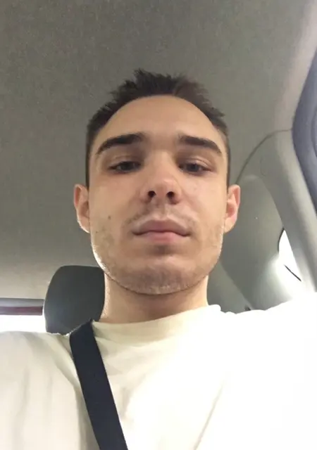 Я Артём, 22 років з Полтавы, шукаю знайомства на одну ніч