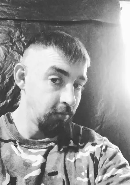 Я Денис, 42 років, знайомлюсь без зобов'язань у Запоріжжі