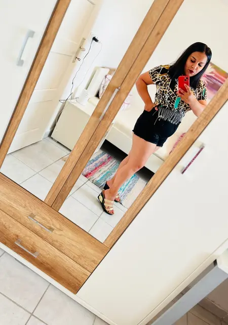 Я Sofi, 25, из Вены, ищу знакомство для совместных путешествий