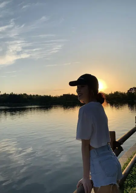 Я Юна, 24, из Алматы, ищу знакомство для общения