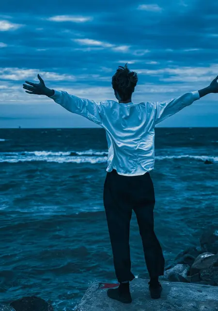 Я Артемий, 18, из Караганды, ищу знакомство для приятного времяпровождения