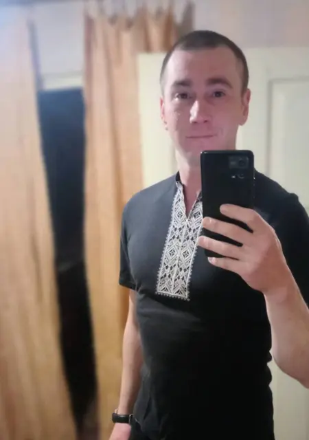 Anton из Павлограда, мне 32, познакомлюсь на одну ночь