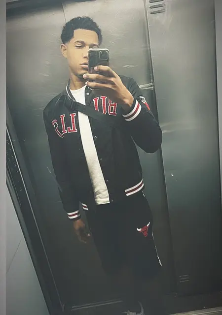 Angel Manuel de Cambrils, tengo 24 años, listo para conocer para viaje