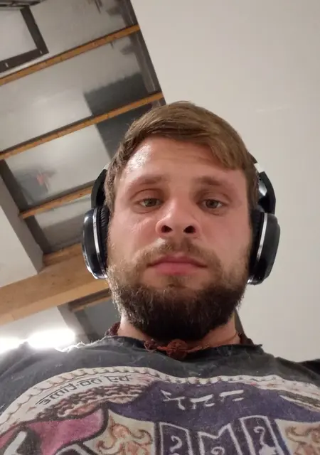 Я Вадим, 33, знакомлюсь для приятного времяпровождения в Ровно