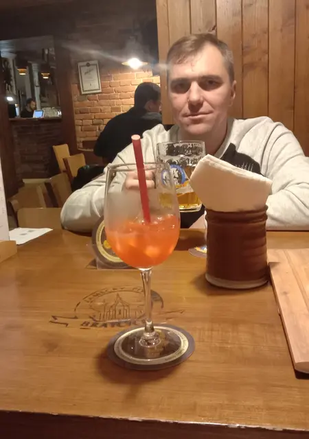 Я Костя, 44, из Виноградова, ищу знакомство для общения