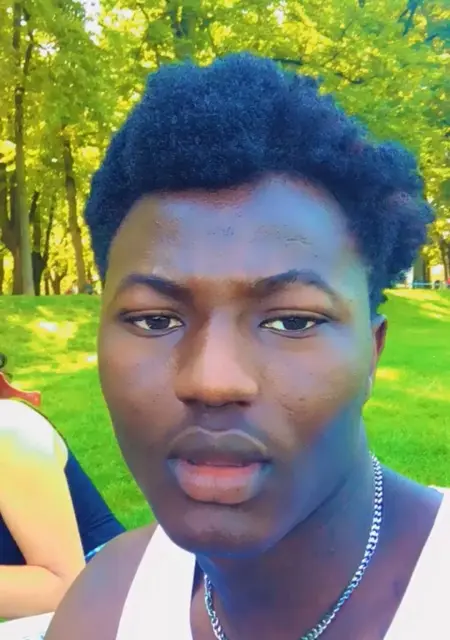 Я Souleymane, 20, из Кёнигсвинтер, ищу знакомство для постоянных отношений