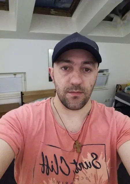 Я Teodor Vavrikov, 33, знакомлюсь в Праге