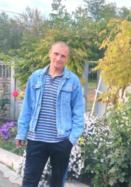 Саша из Новопскова, мне 47, познакомлюсь без обязательств