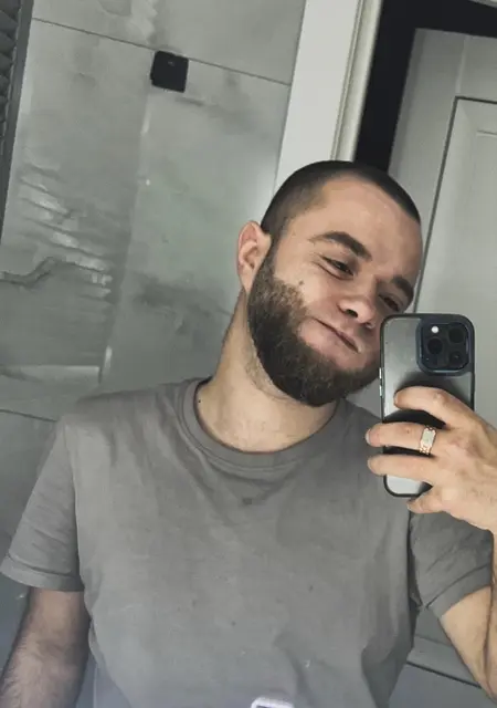 Арам из Донецка, ищу на сайте знакомства на одну ночь