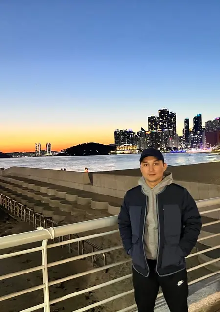 Я Nurbol, 30, из Кокшетау, ищу знакомства без обязательств