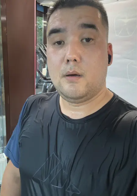 Я Мелисбек, 29, из Бишкека, ищу знакомства на одну ночь