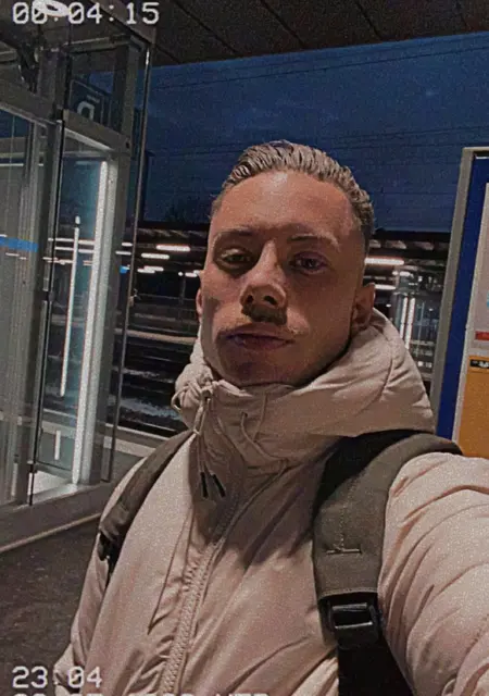 Daniel из Цюриха, мне 28, познакомлюсь для приятного времяпровождения