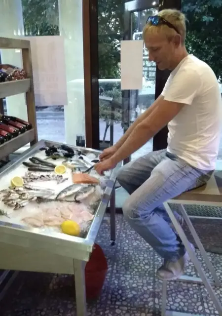 Игорь из Енакиева, мне 25, познакомлюсь на одну ночь