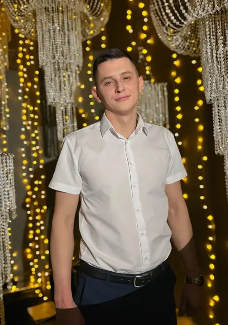 Я Александр, 30, из Франкфурта-на-майне, ищу знакомство для приятного времяпровождения