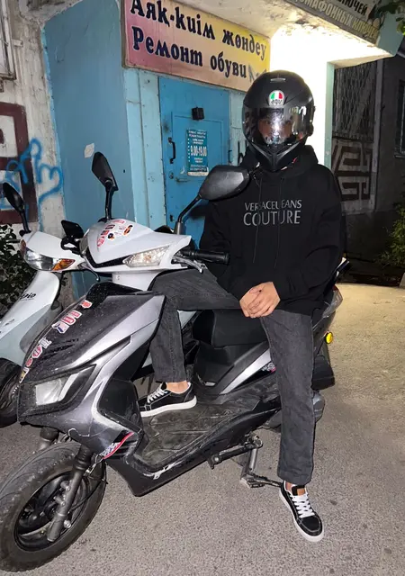 Динис из Талдыкоргана, мне 24, познакомлюсь для общения