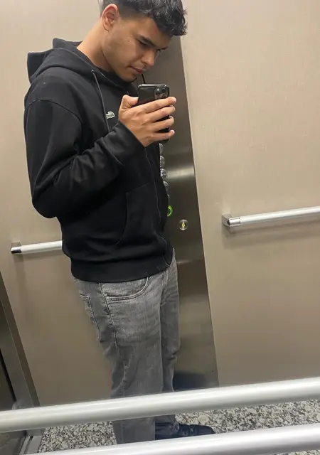 Soy Jon Galeano, 19 años, conociéndome para chatear en Barakaldo