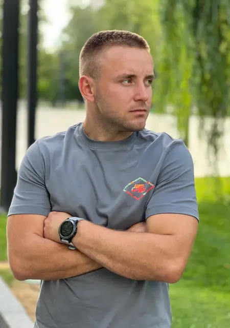 Я Михаил, 30, из Харькова, ищу знакомство для приятного времяпровождения