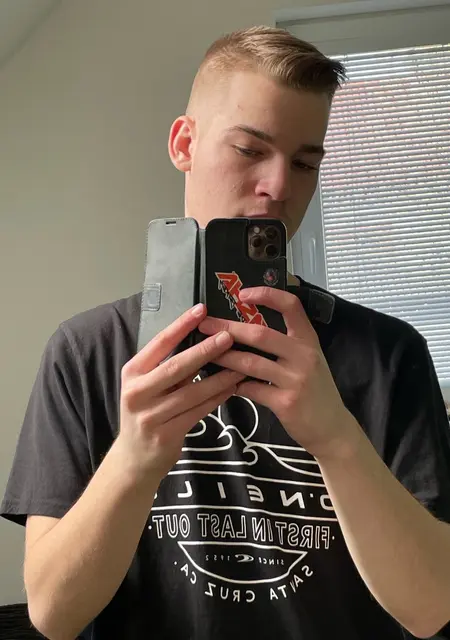 Я Tomas, 18, из Пльзня, ищу знакомство для постоянных отношений