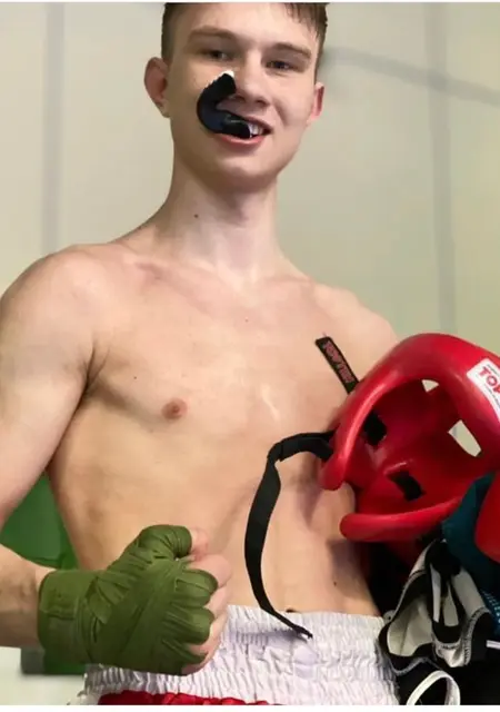 Я Artem, 21, из Могилёва, ищу знакомство для приятного времяпровождения