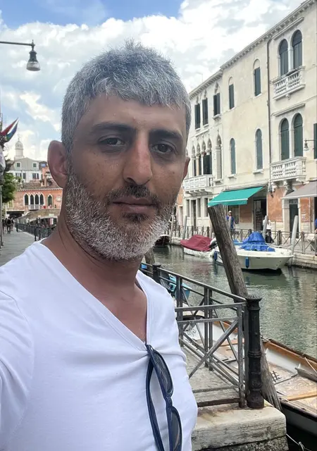 Qutaiba из Вены, мне 41, познакомлюсь для постоянных отношений