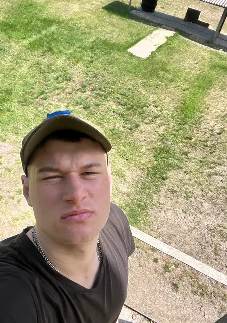 Я Юра, 24 років, знайомлюсь без зобов'язань у Золочів