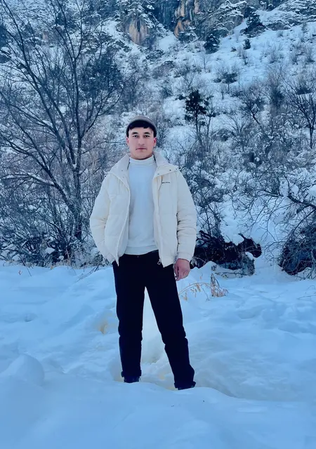 Мухамадолим из Бишкека, мне 22, познакомлюсь для постоянных отношений