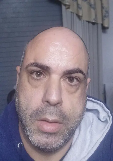 Francisco из Эльч, мне 26, познакомлюсь без обязательств