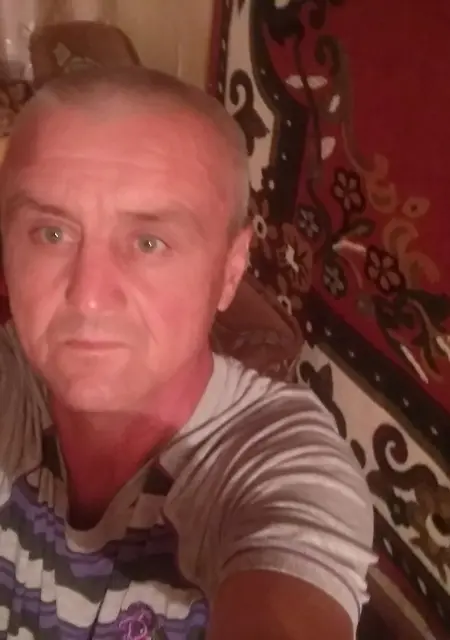 Я Вова, 48 років, знайомлюсь для постійних стосунків у Сумах