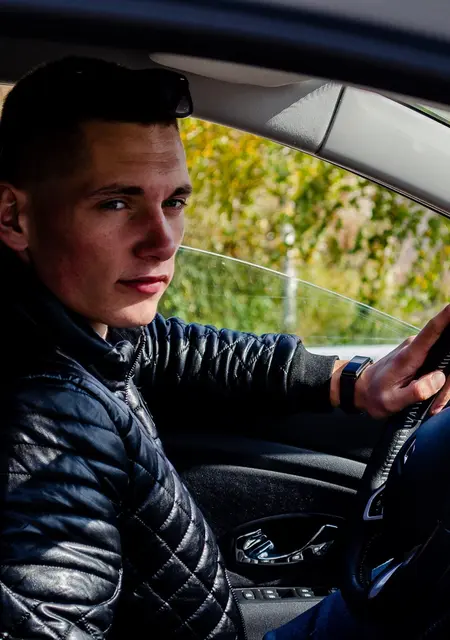 Я Віктор, 27, знакомлюсь для приятного времяпровождения в Киеве