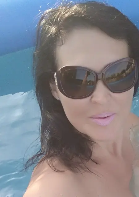 Alina з Києва, шукаю на сайті постійні стосунки