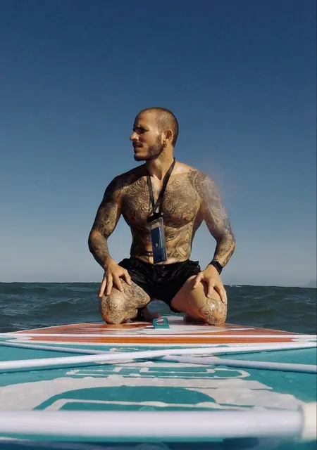 Soy Luis Miguel, 30 años de Valencia, busco conocer gente para relación sin ataduras