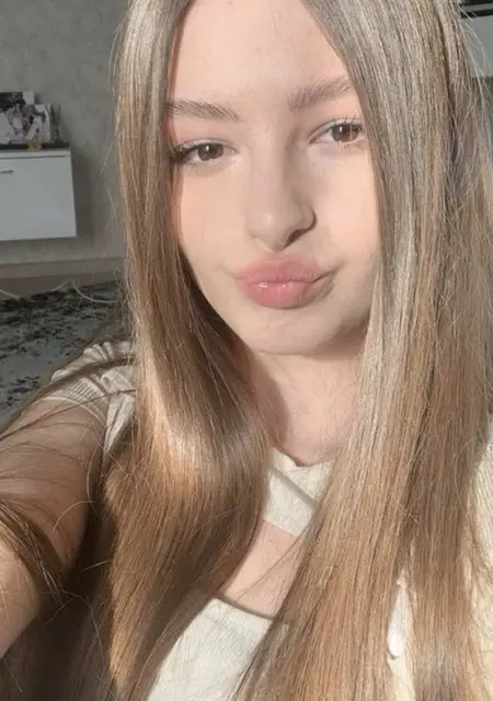 Soy Vikusya, 25 años, conociéndome para conversación virtual en Pineda