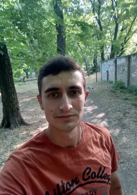 Андрей из Мелитополя, ищу на сайте знакомства на одну ночь