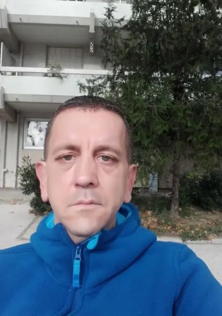 Mikal из Парижа, мне 45, познакомлюсь