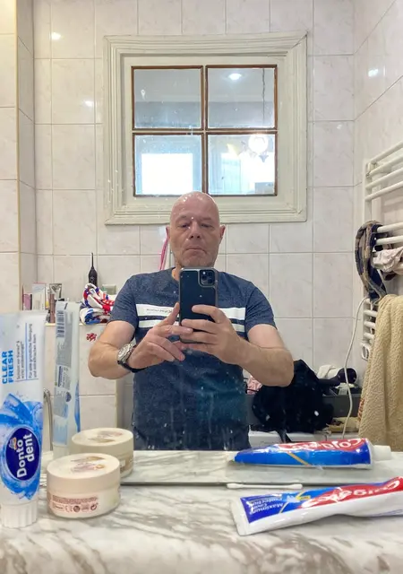 Я Владимир, 54, из Киева, ищу знакомства без обязательств