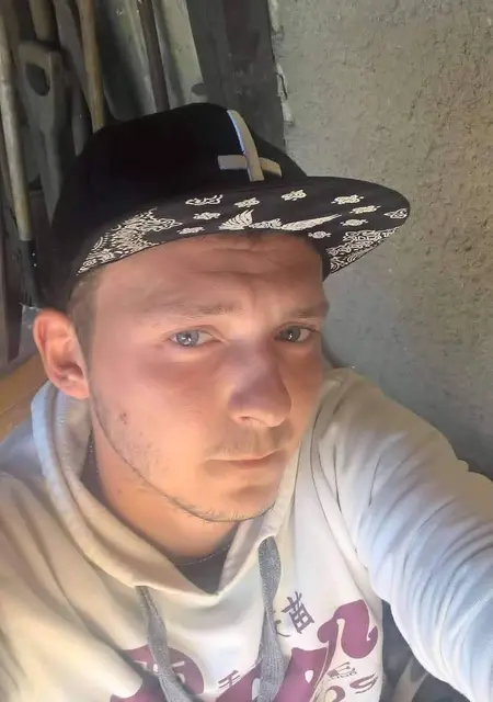 Tom из Праги, ищу на сайте вирта