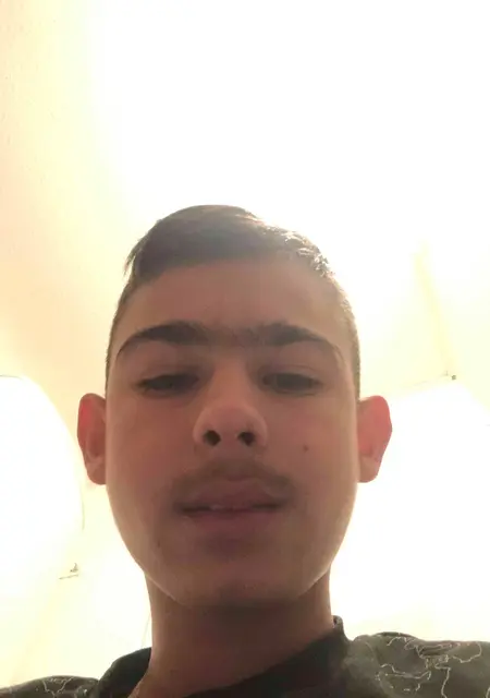 Zholt из Видина, мне 18, познакомлюсь на одну ночь