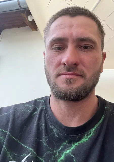 Вася з Рівного, шукаю на сайті знайомства на одну ніч