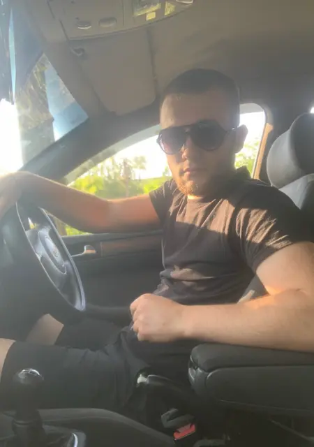 Я Ілля, 26 років з Чернігова, шукаю знайомство для приємного проведення часу