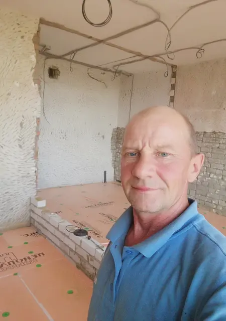 Виктор з Дніпра, шукаю на сайті приємне проведення часу