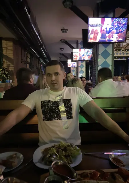 Я Максим, 34, знакомлюсь для общения в Чугуеве