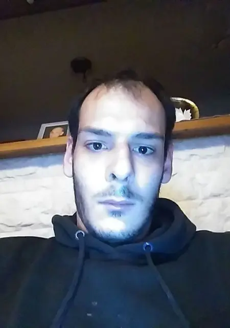 Antonis из Афин, мне 25, познакомлюсь