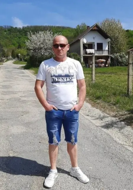 Игорь з Коростеня, шукаю на сайті знайомства на одну ніч