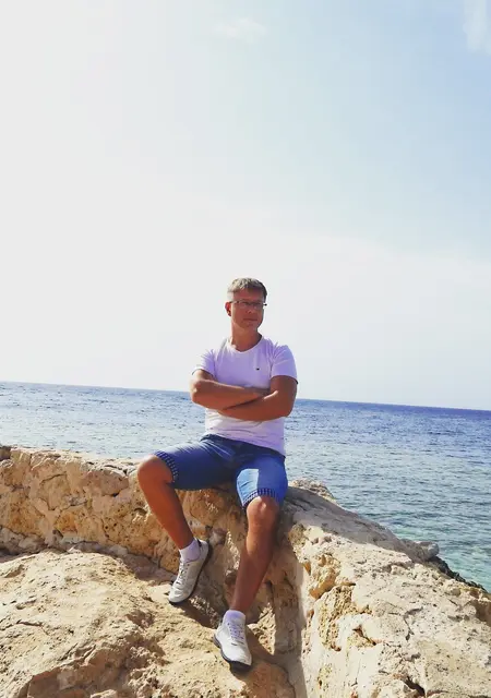 Александр из Гомеля, мне 50, познакомлюсь для приятного времяпровождения