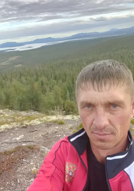 Дима из Тбилиси, мне 42, познакомлюсь без обязательств